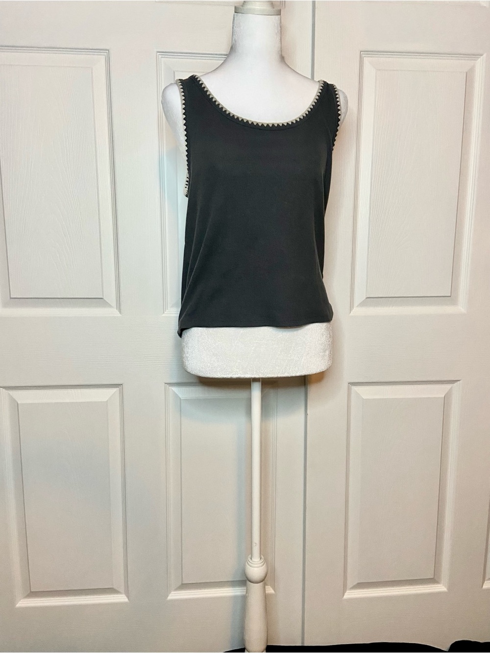 Old Navy Scoop Neck Tank with Embroidered Trim